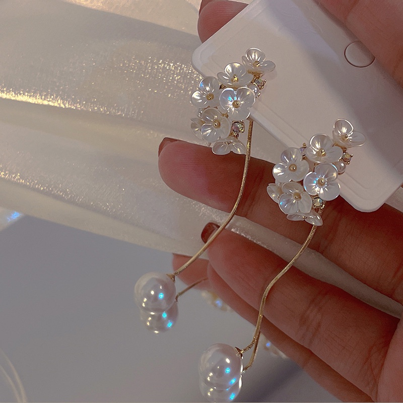 Khuyên Tai Hình Bông Hoa Đính Ngọc Trai Xinh Xắn 2022