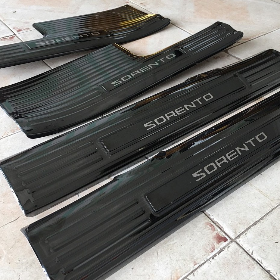 Ốp bậc cửa trong xe Sorento 2021 titan cao cấp