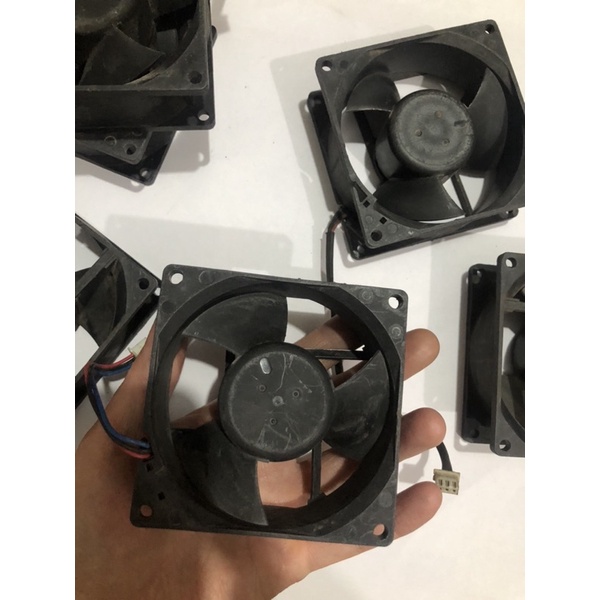 Fan - quạt tản nhiệt Delta 8cm 0.68A hút thổi mạnh, hàng tháo máy