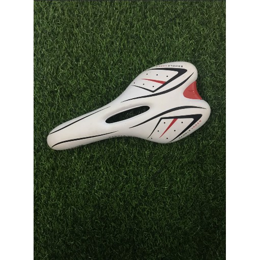 Yên xe đạp Vader -trắng