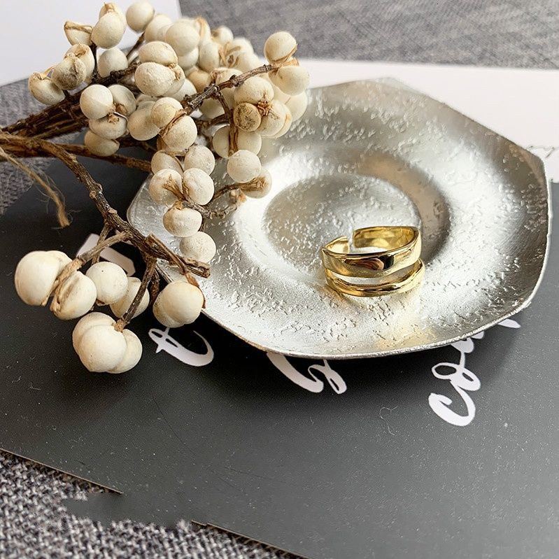 Nhẫn đeo tay phong cách retro sang trọng thời trang