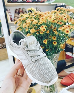 Sneaker Xuất xịn, Giày siêu nhẹ và êm 