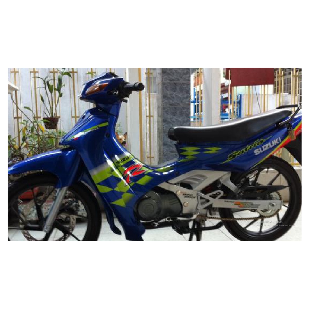 Tem xe satria 2000 lá cờ