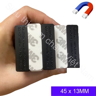 Bảng tên nhân viên, nam châm thẻ tên, nam châm cài áo 3 viên