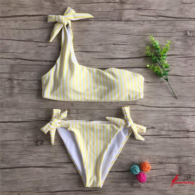 Bộ bikini lệch vai họa tiết kẻ sọc trẻ trung cho nữ | BigBuy360 - bigbuy360.vn