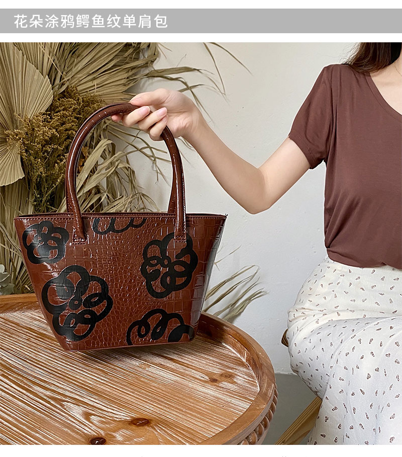 2021 South Korea new niche design flower graffiti handbag fashion crocodile single shoulder women's bag trendy messenger bag