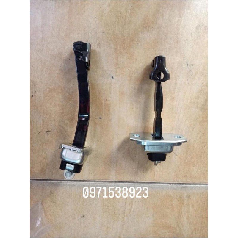 Hạn chế mở cửa TOYOTA CAMRY xịn 6861006080 6863006070