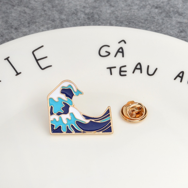 Creative Holiday Wave Brooch Pin Blue Wave Enamel Badge Outdoor Sea Collar Pin Jewelry Accessories Gift for Travelers