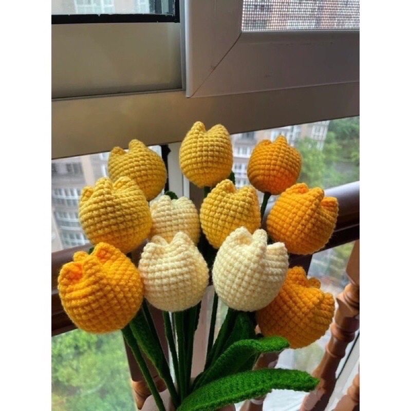 Bó hoa tuylip móc bằng len handmade tặng kèm túi xách