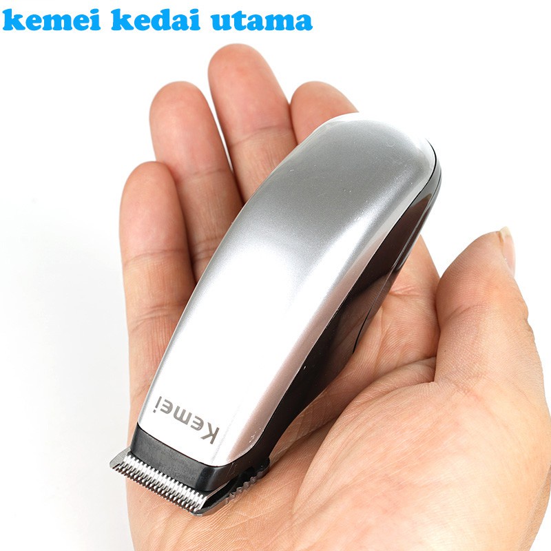 Tông đơ Kemei KM-666 nhỏ gọn tạo kiểu khi cạo râu và cắt tóc cho nam tiện dụng