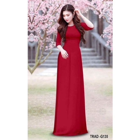 Áo dài trắng học sinh.