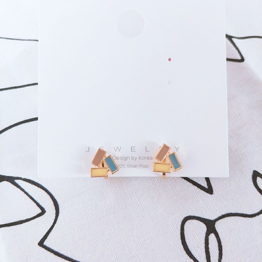 Korean Tremella Rivets Dongdaemun New Fashion Simple Candy Color Geometric Triangle Stud Earrings Ear Clip