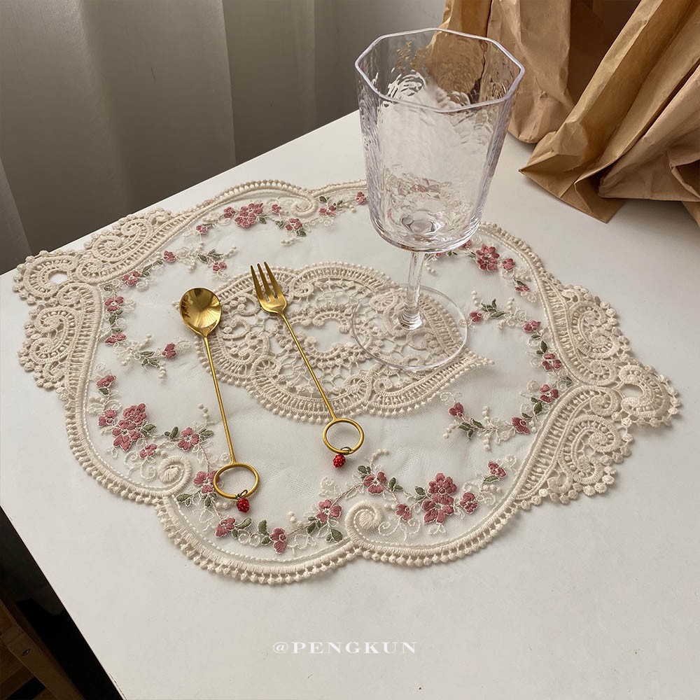 Khăn Trải Bàn Ăn Thêu Ren Phong Cách Hoàng Gia Pháp Cổ Điển