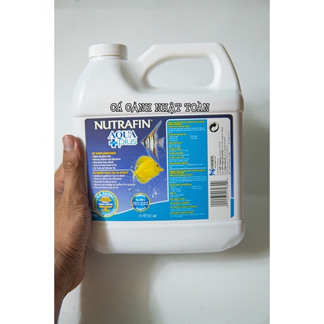 DUNG DỊCH KHỬ CLO GIẢM STRESS CHO CÁ CẢNH NƯỚC NGỌT VÀ MẶN NUTRAFIN AQUAPLUS 2 LÍT