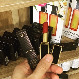Son Tomford Satin Matte 24 (Marocain), 27 (Shameless)