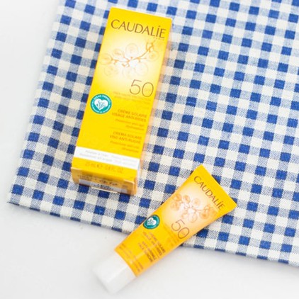 Kem chống nắng Caudalie Soleil Divin Spf 50 Anti-Aging Face Suncare - Kem chống nắng chống lão hóa