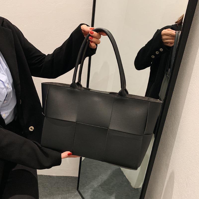 Túi Xách Cỡ Lớn Kiểu Dây Bện Thời Trang Cho Nữ