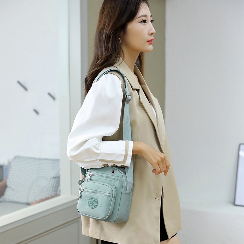 Túi Đeo Chéo Vai Hình Vuông Bằng Nylon Màu Trơn Thời Trang Mới