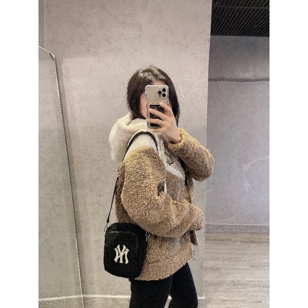 Túi đeo chéo nhung tăm M L B