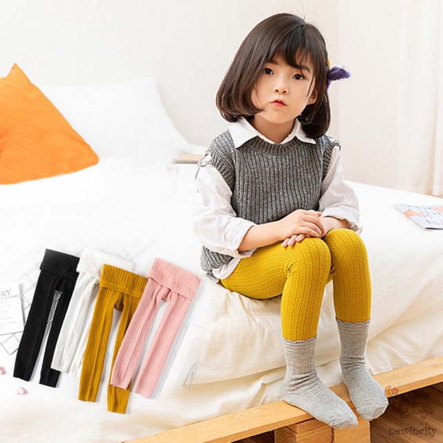 Set quần +vớ dễ thương dành cho bé gái