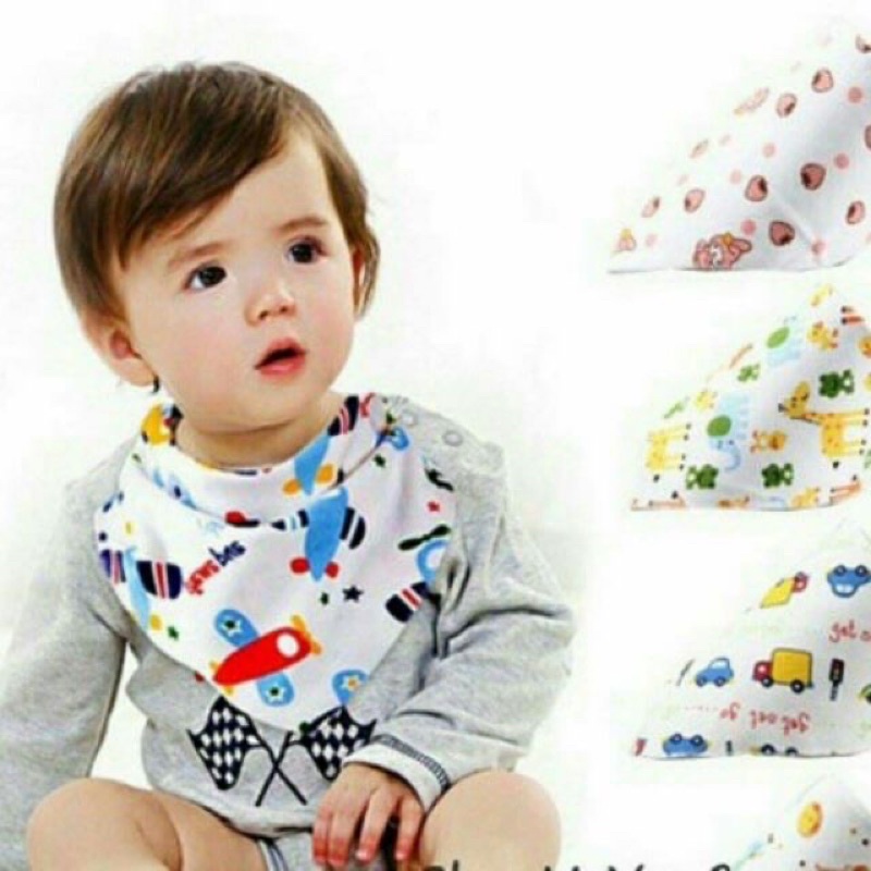 Khăn yếm tam giác chất liệu cotton 2 lớp có cúc bấm cho bé