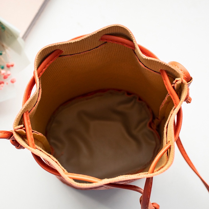 Túi Đeo Vai Đựng Điện Thoại Họa Tiết Dập Nổi Độc Đáo Thời Trang