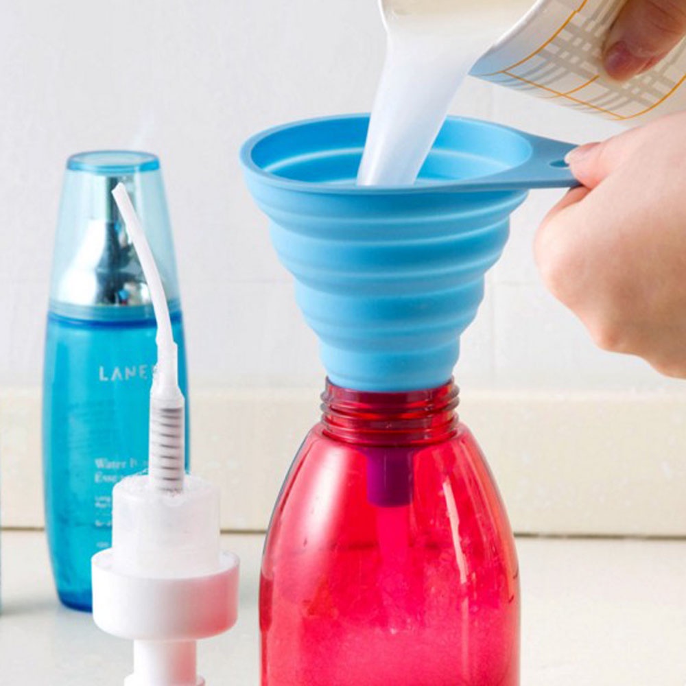 Phễu bằng Silicone mềm có thể gấp gọn tiện dụng cho nhà bếp
