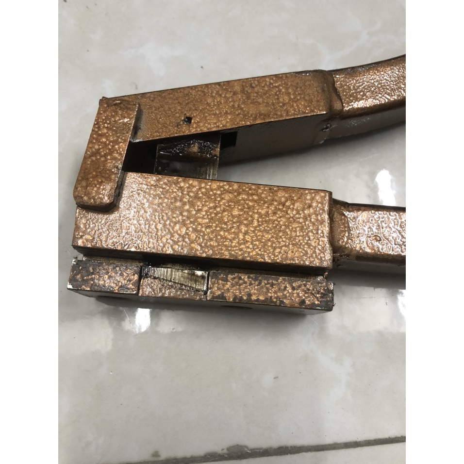 Kìm bấm lỗ thoát nước cửa nhôm