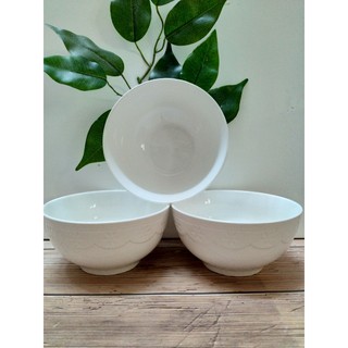 Chén sứ trắng