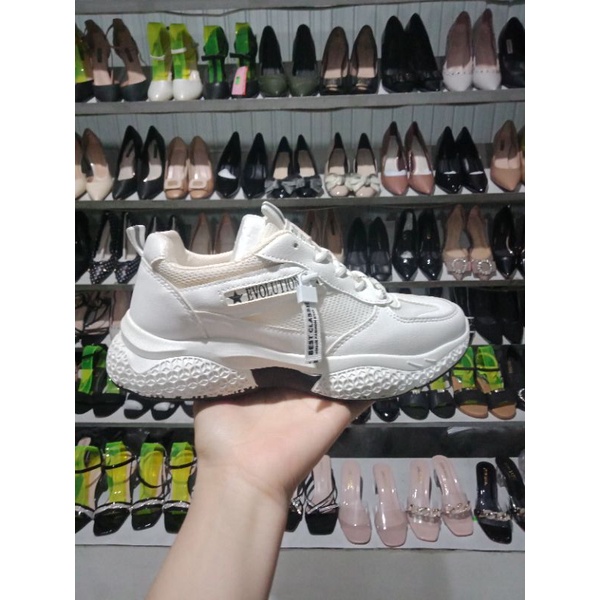 Giày thể thao size 36