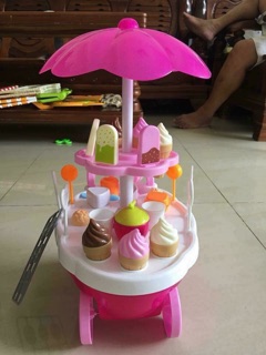 Xe đẩy bán kem