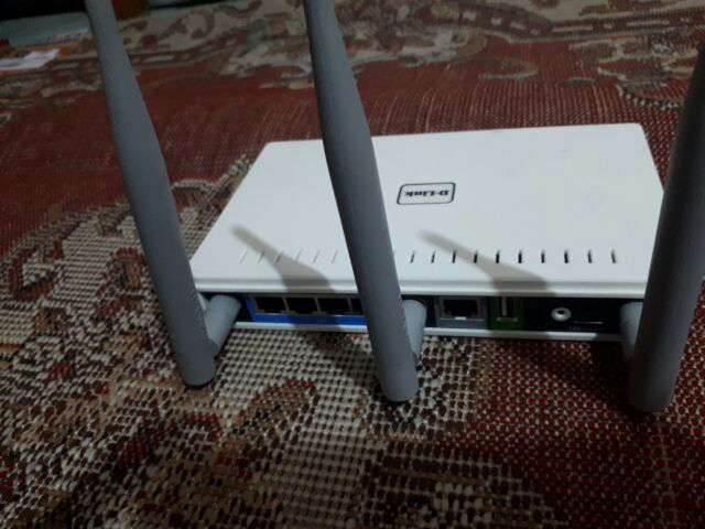 Router Wifi 3 Râu Dlink 5 Gigabit WAN/LAN port qua sử dụng như mới | BigBuy360 - bigbuy360.vn