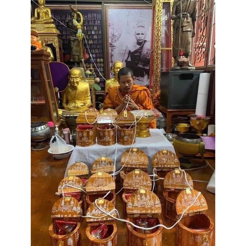 THÙNG TIEN CHIEU TAI THÁI LAN .