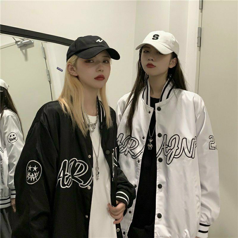 Áo khoác dù kiểu Bomber, hình thêu nổi, vải dù, bền đẹp Ngầu Store, màu đen / trắng, form đẹp