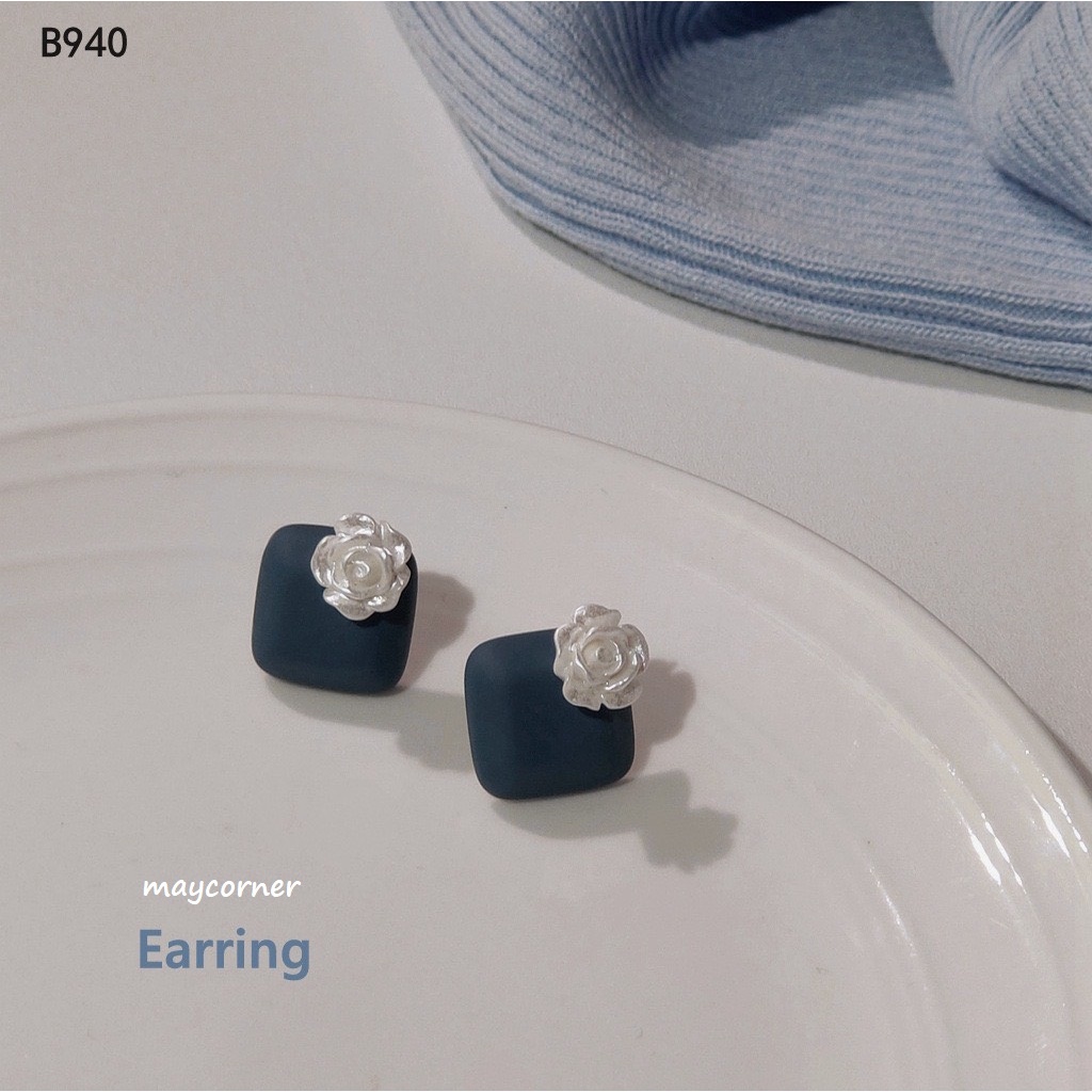 Khuyên tai hình học đính hoa trắng lạ mắt chốt bạc 925 cao cấp B940