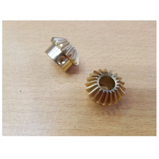 Bánh răng côn 20 răng lỗ trục 8mm chất liệu đồng bền bỉ module 1 kèm ốc vít và giá 1 chiếc