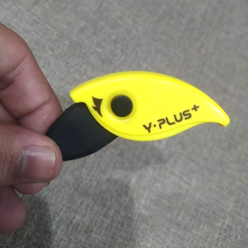 Tẩy Bấm - Vẹt Parakeet Mini - Y Plus+ EX1701 - Màu Vàng - YPLUS+