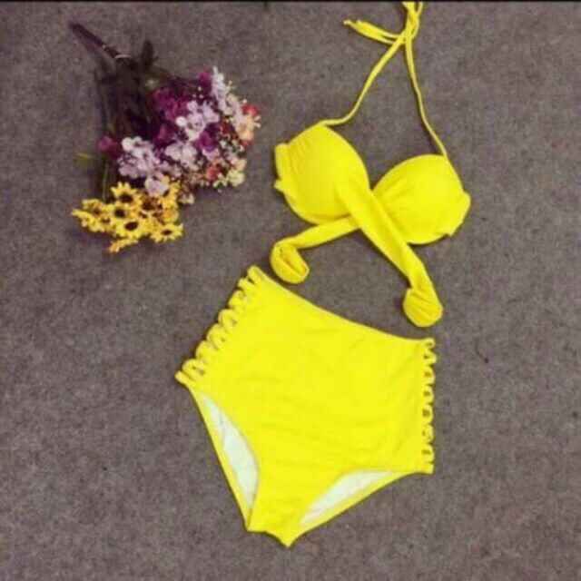 Bikini áo ngực chéo quần đan dây cạp cao màu vàng