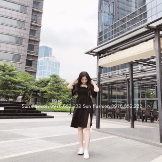 Đầm bẹt vai đen xẻ tà