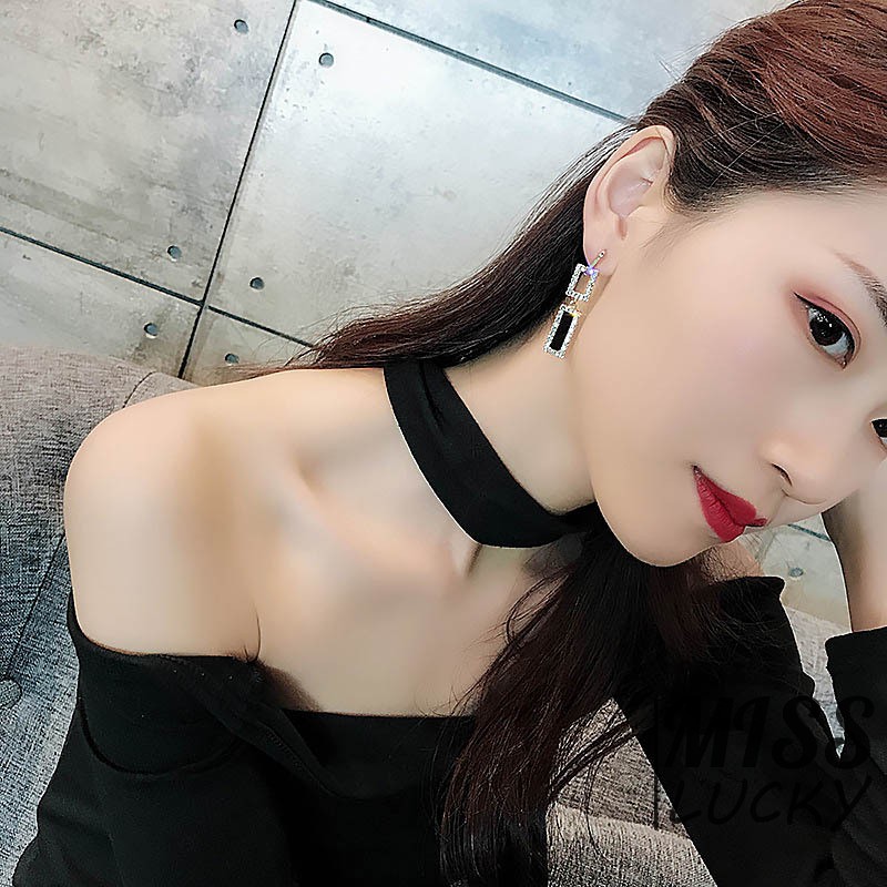 Khuyên tai nữ trang dáng dài tạo hình độc đáo