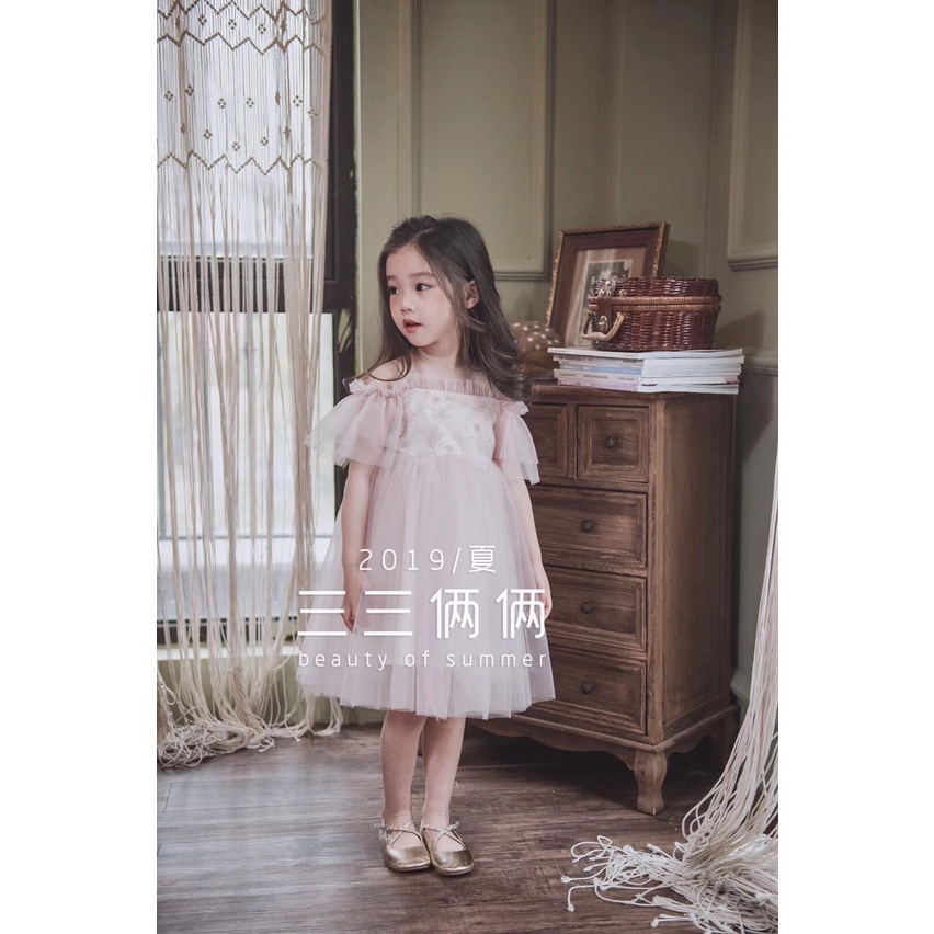 Đầm công chúa trễ vai màu kem thêu ren cho bé gái (Size nhí 9kg - 24kg)