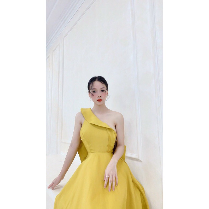 đầm xoè lệch vai nơ sau to
