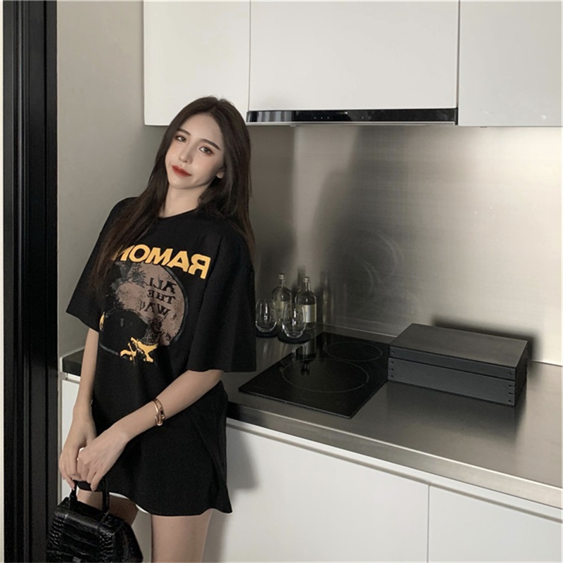 Áo thun SUXI ngắn tay form rộng in họa tiết cá tính dành cho nữ