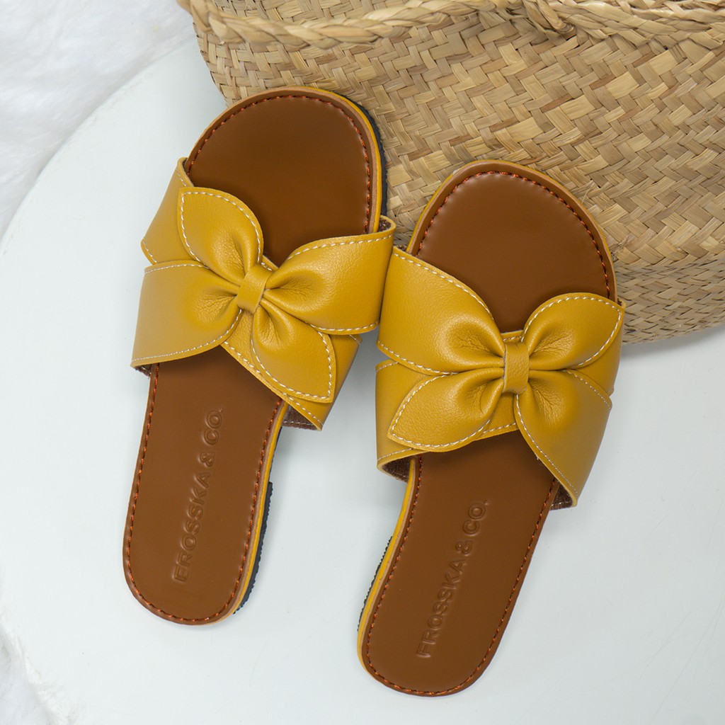 Sunnie & Erosska - Dép nữ thời trang quai ngang đính nơ đế bệt màu đen