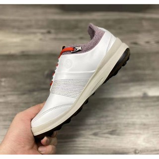 giày đánh golf của nữ