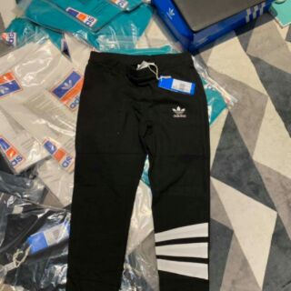 Quần adidas