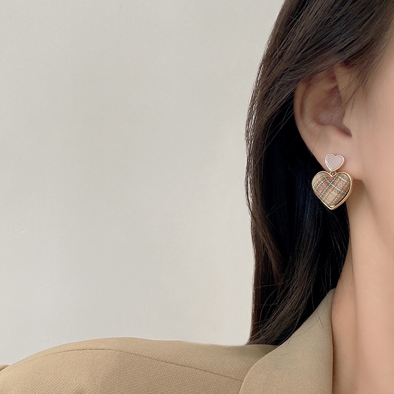 Khuyên Tai Hình Trái Tim Phong Cách Hàn Quốc Xinh Xắn Dành Cho Nữ