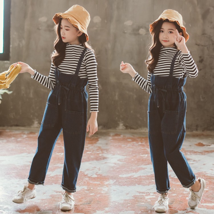 Set of fashionable t-shirts and overalls for girls