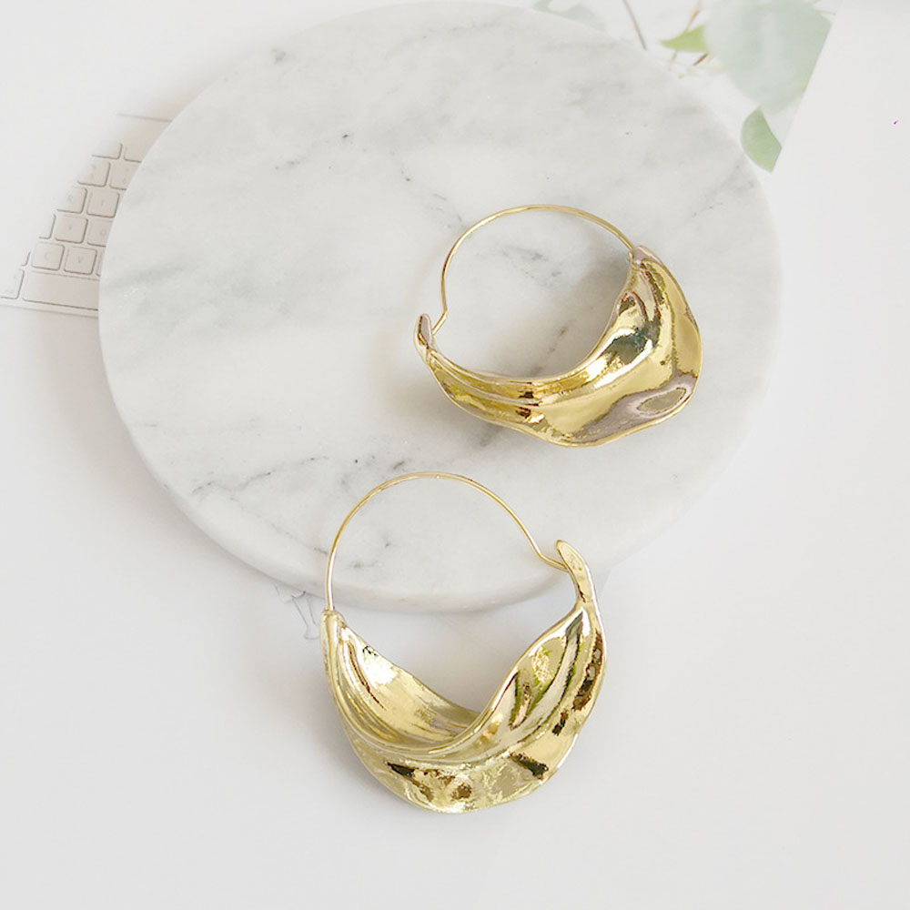 Khuyên Tai Nữ Trang Tạo Hình Độc Đáo