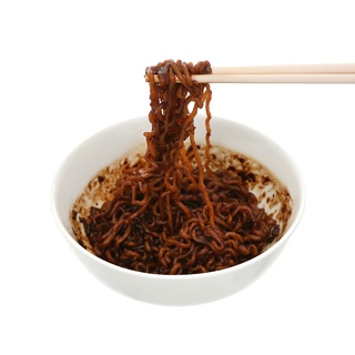 Mì tương đen Jin vị bò Ottogi 135g